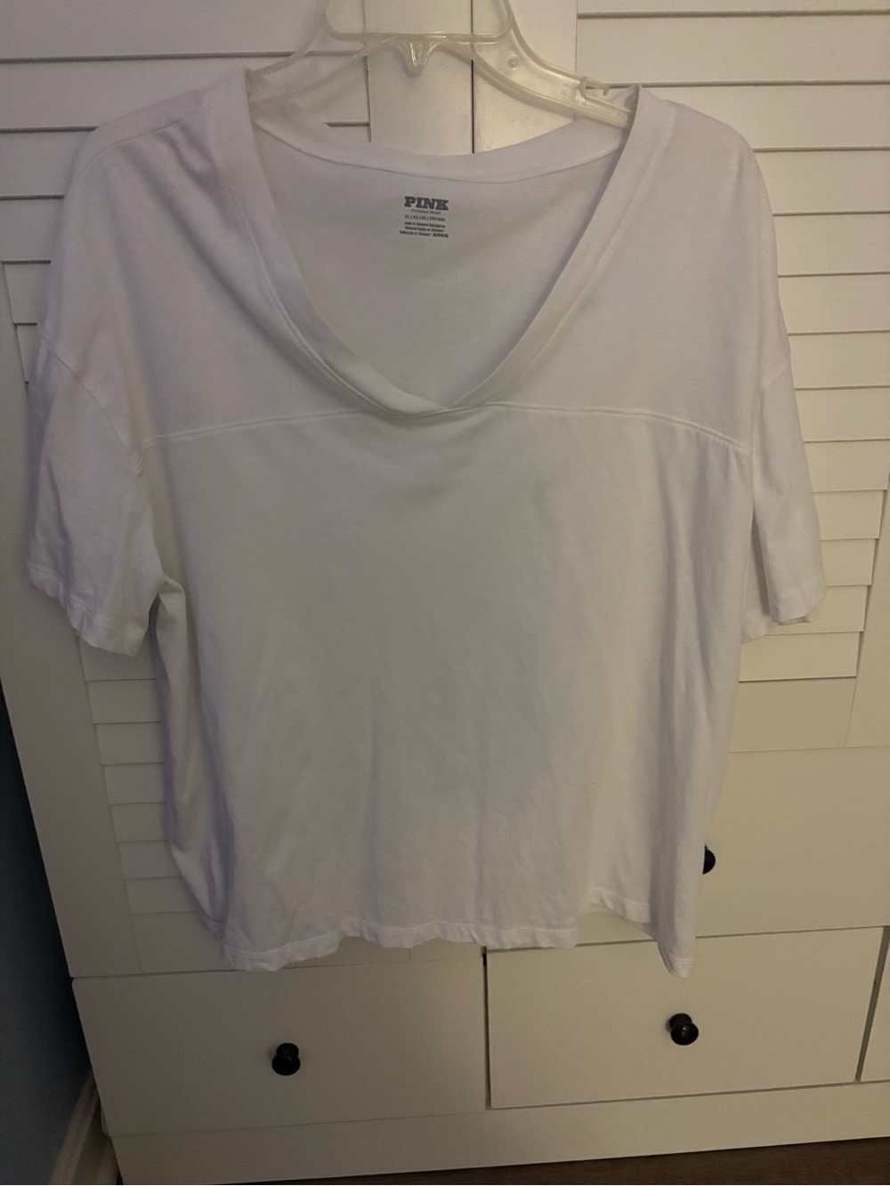 Victoria’s Secret Short-Sleeve V-Neck Tee White size XL NWOT